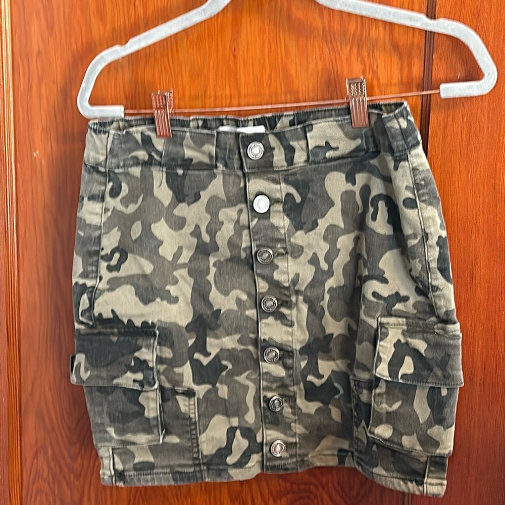 Camouflage KanCan Mini Cargo Skirt Ladies Size Large